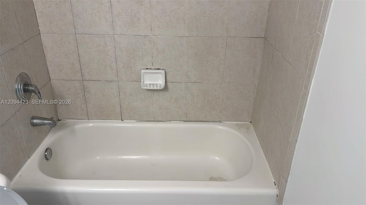 В аренду: $2,000 (1 спален, 1 ванн, 650 Квадратных фут)