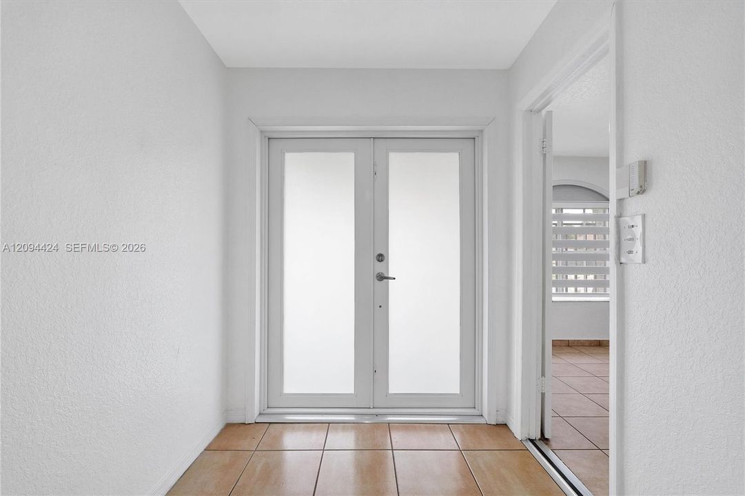 В аренду: $3,500 (4 спален, 3 ванн, 1541 Квадратных фут)