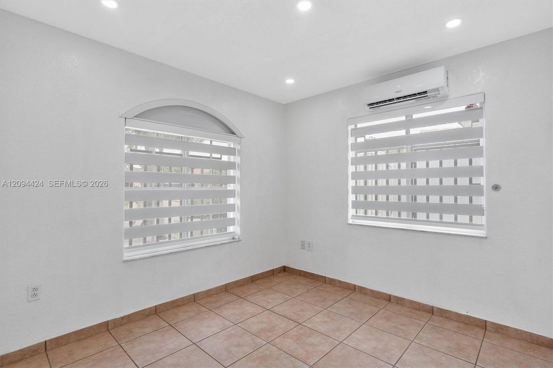 В аренду: $3,500 (4 спален, 3 ванн, 1541 Квадратных фут)