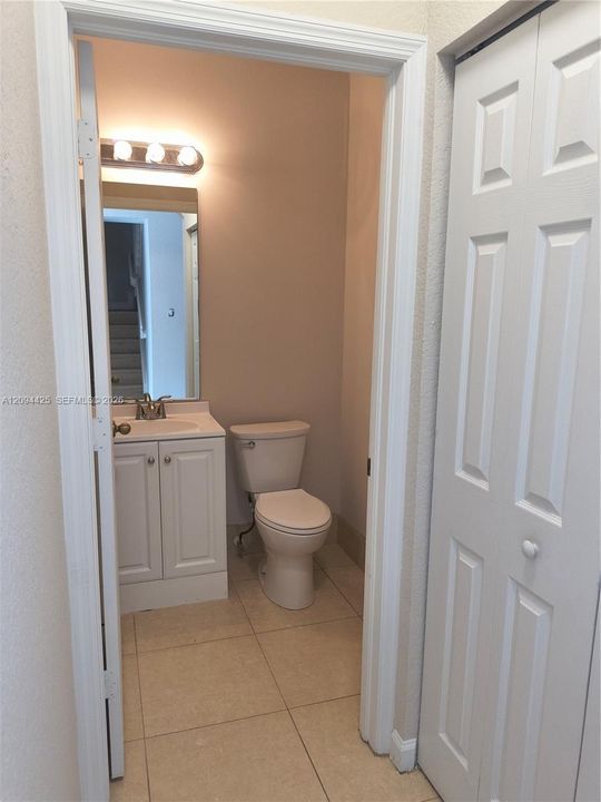 В аренду: $2,350 (3 спален, 2 ванн, 1368 Квадратных фут)
