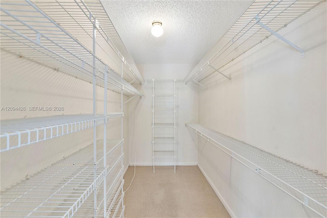 На продажу: $129,900 (2 спален, 2 ванн, 1290 Квадратных фут)