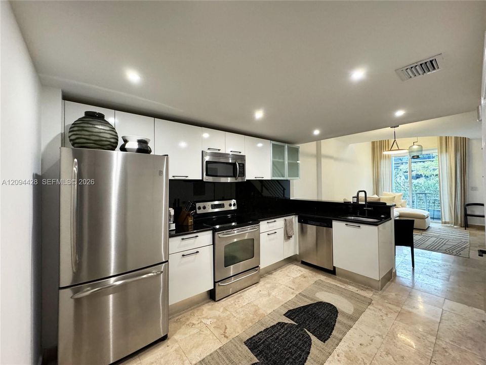 For Sale: $669,000 (1 beds, 1 baths, 790 Square Feet)