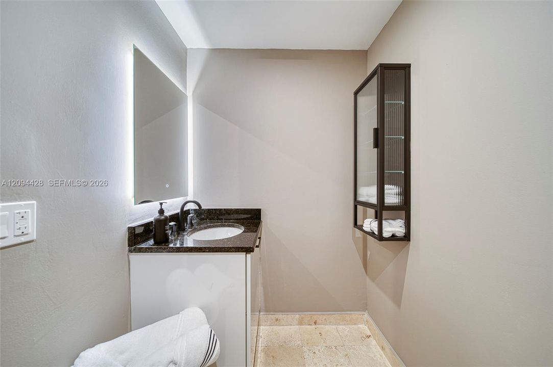 For Sale: $669,000 (1 beds, 1 baths, 790 Square Feet)