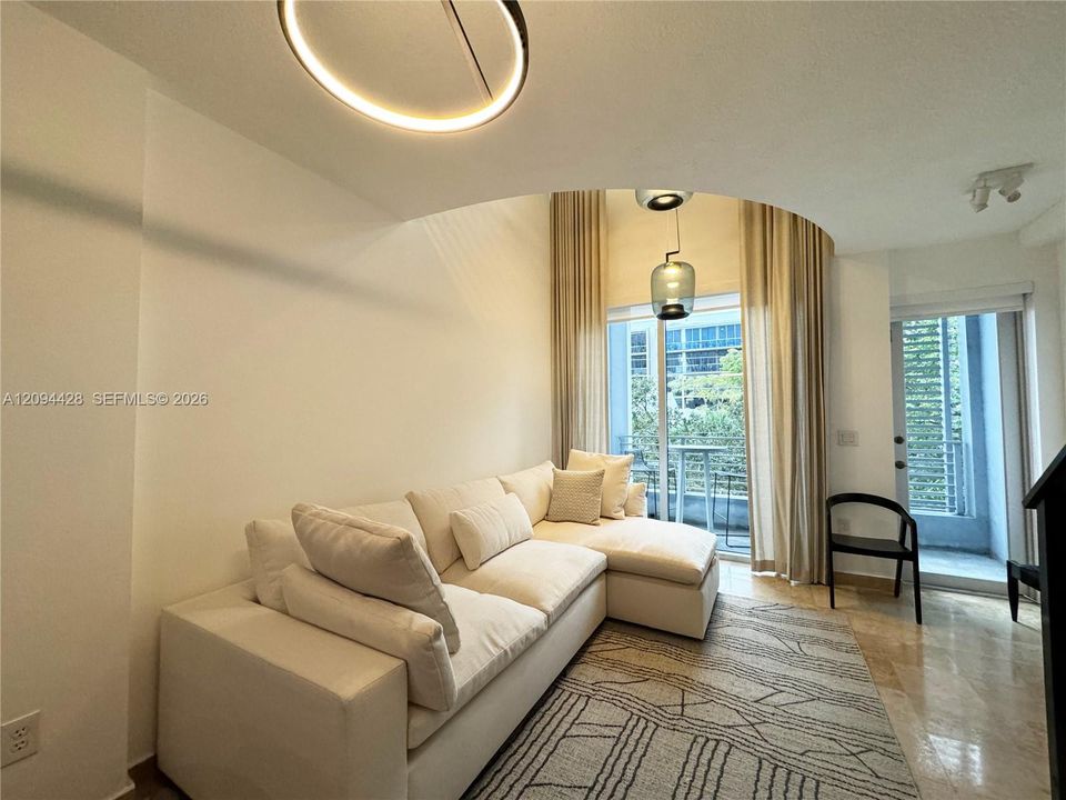 For Sale: $669,000 (1 beds, 1 baths, 790 Square Feet)