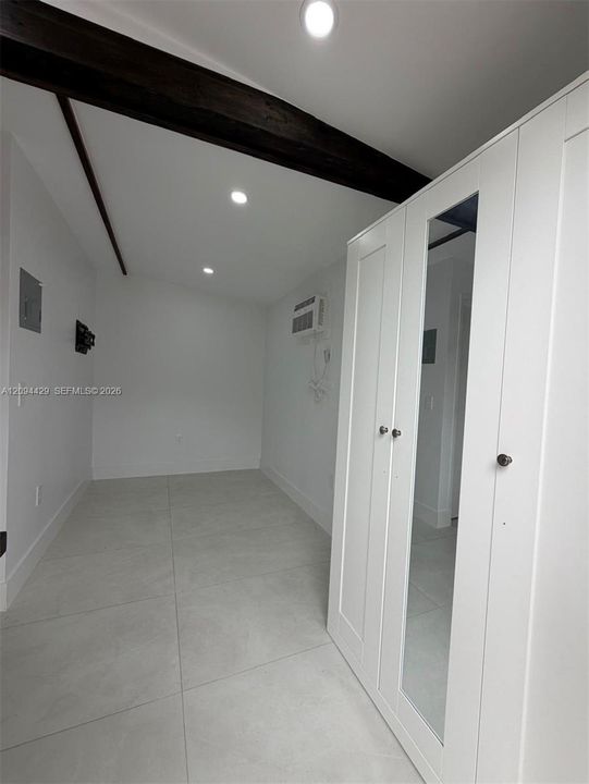 For Rent: $1,200 (0 beds, 1 baths, 0 Square Feet)
