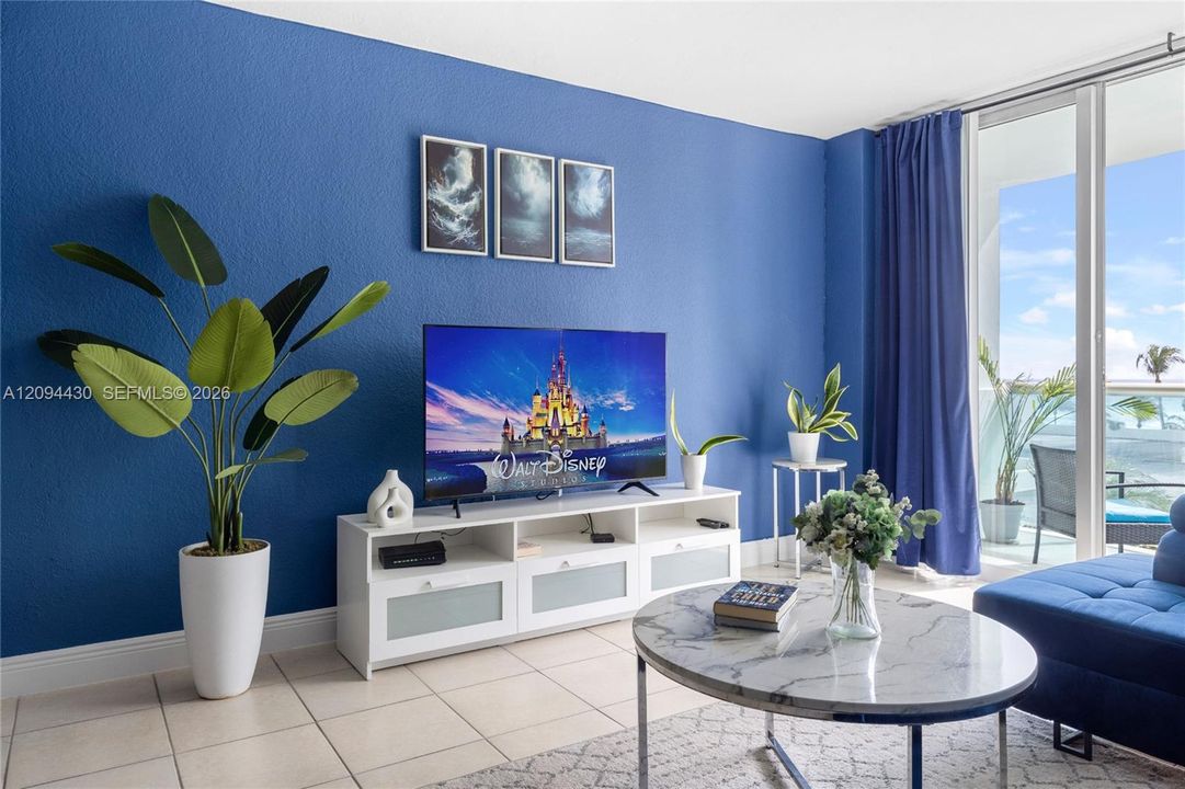 For Rent: $4,700 (1 beds, 1 baths, 874 Square Feet)