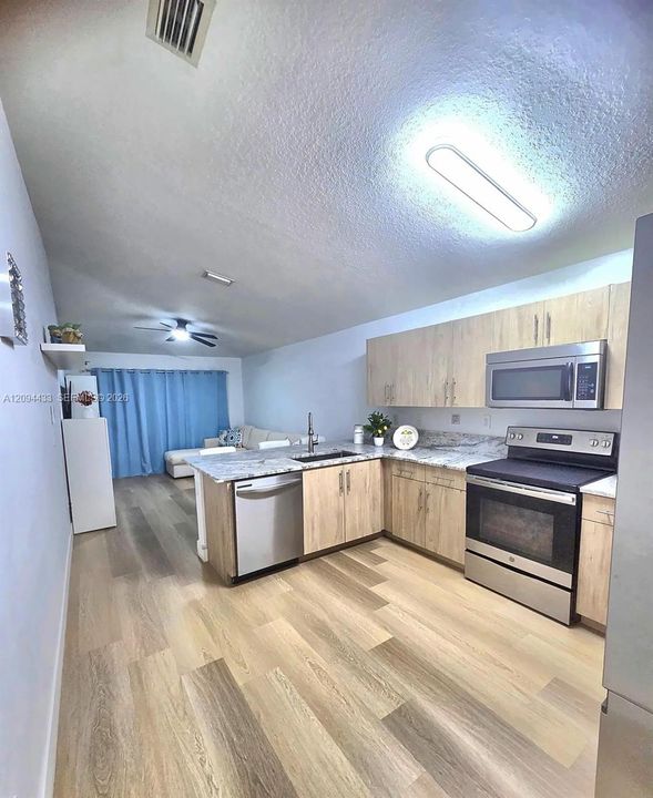 For Sale: $598,500 (4 beds, 2 baths, 1668 Square Feet)