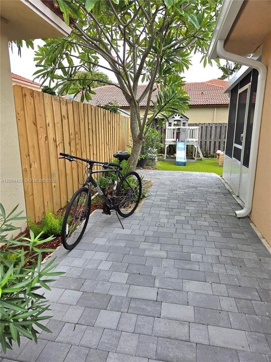 For Sale: $590,000 (4 beds, 2 baths, 1668 Square Feet)