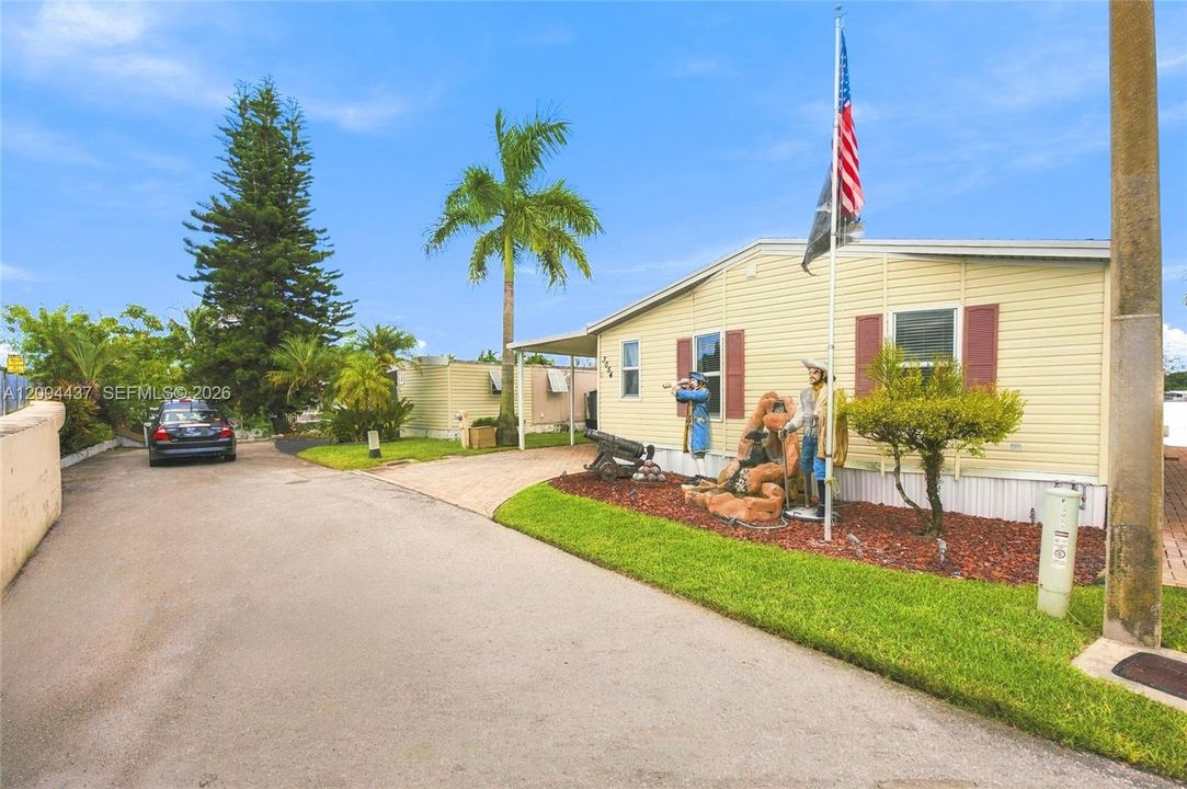 For Sale: $399,900 (3 beds, 2 baths, 1538 Square Feet)
