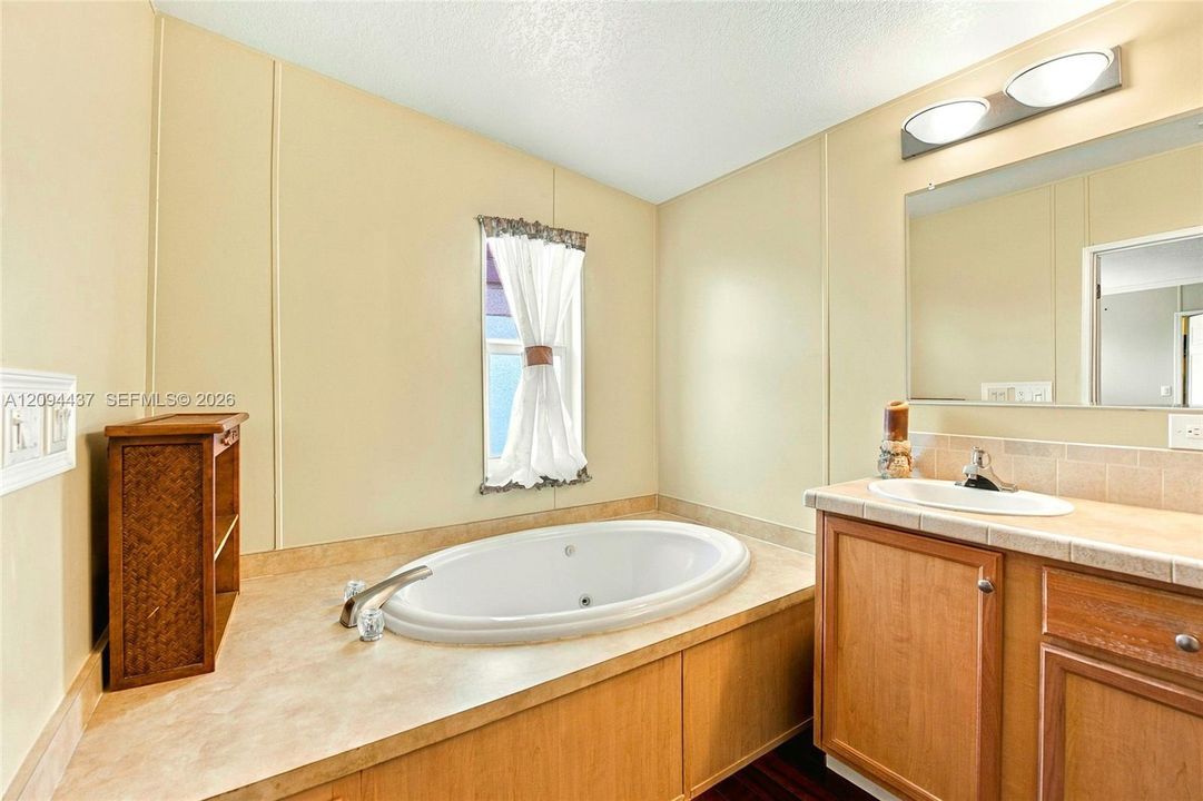 For Sale: $399,900 (3 beds, 2 baths, 1538 Square Feet)