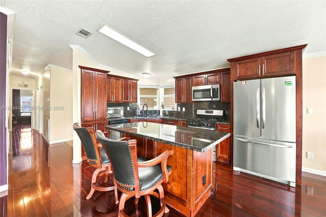 For Sale: $399,900 (3 beds, 2 baths, 1538 Square Feet)