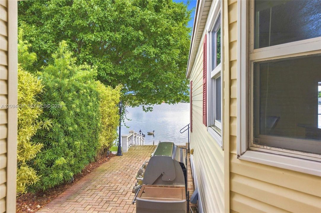 For Sale: $399,900 (3 beds, 2 baths, 1538 Square Feet)