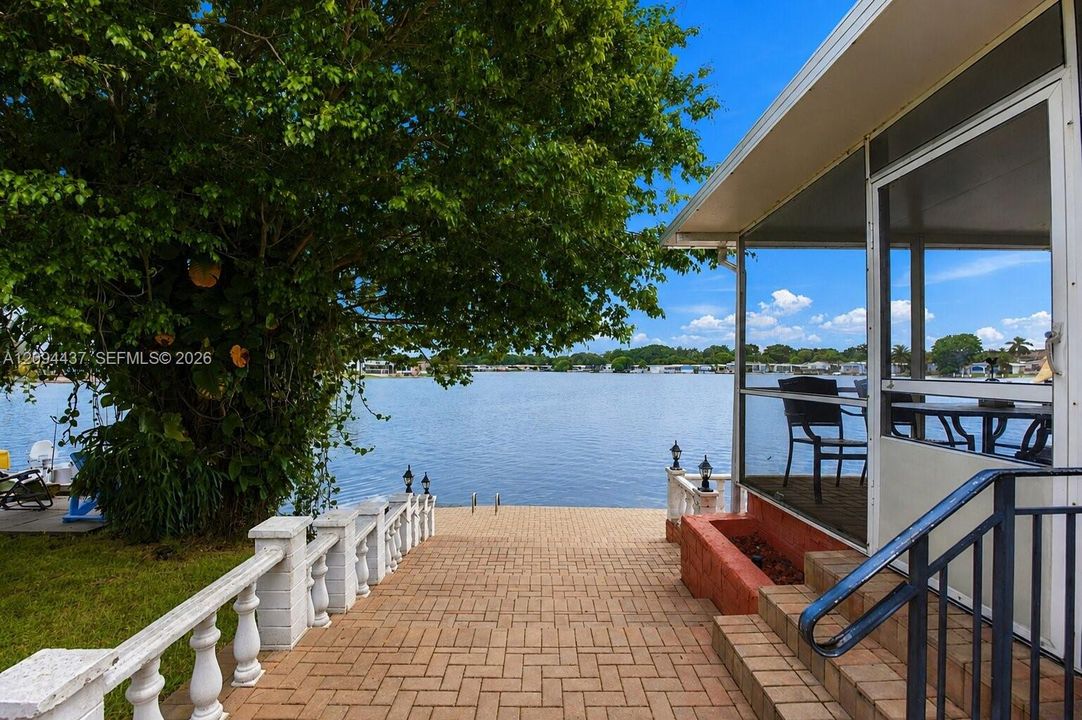 For Sale: $399,900 (3 beds, 2 baths, 1538 Square Feet)