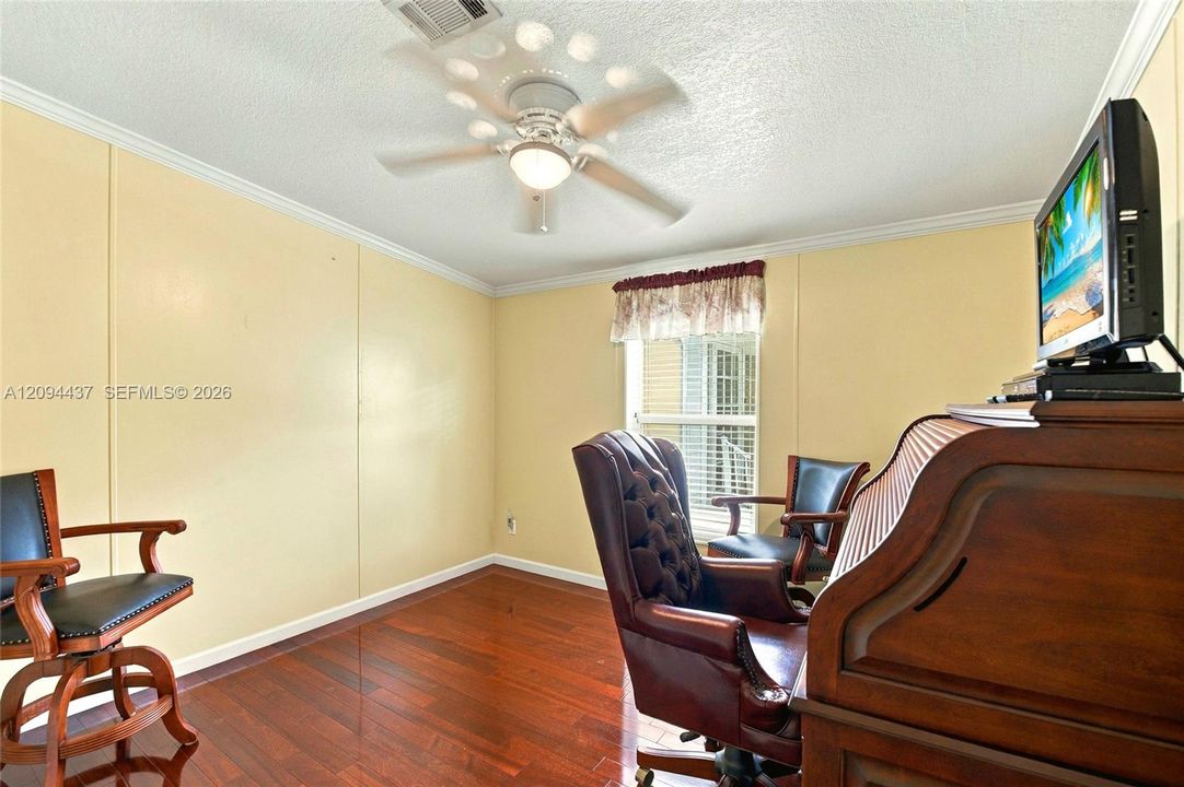 For Sale: $399,900 (3 beds, 2 baths, 1538 Square Feet)