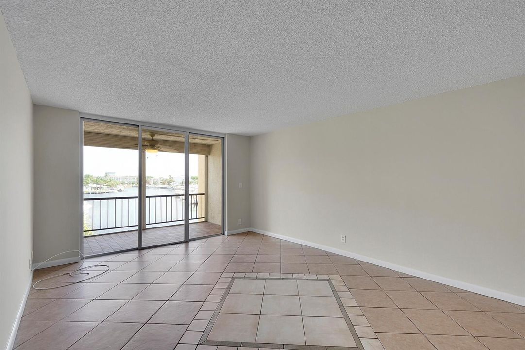 15_living room