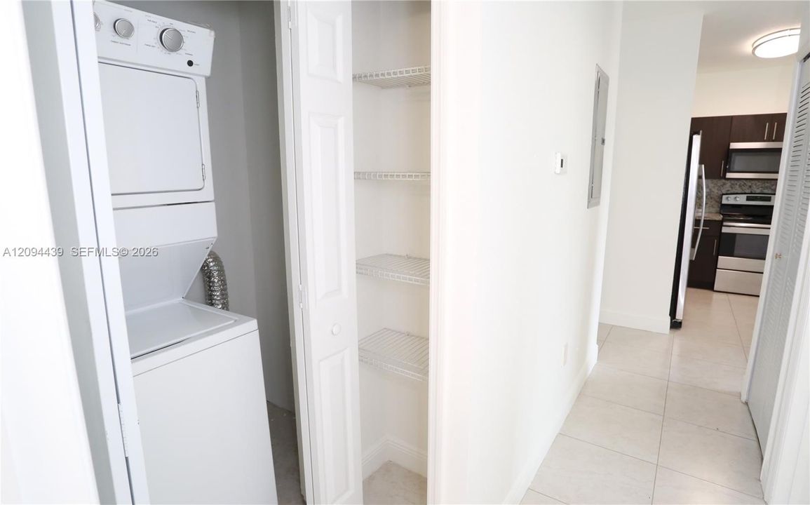 В аренду: $1,925 (1 спален, 1 ванн, 1000 Квадратных фут)