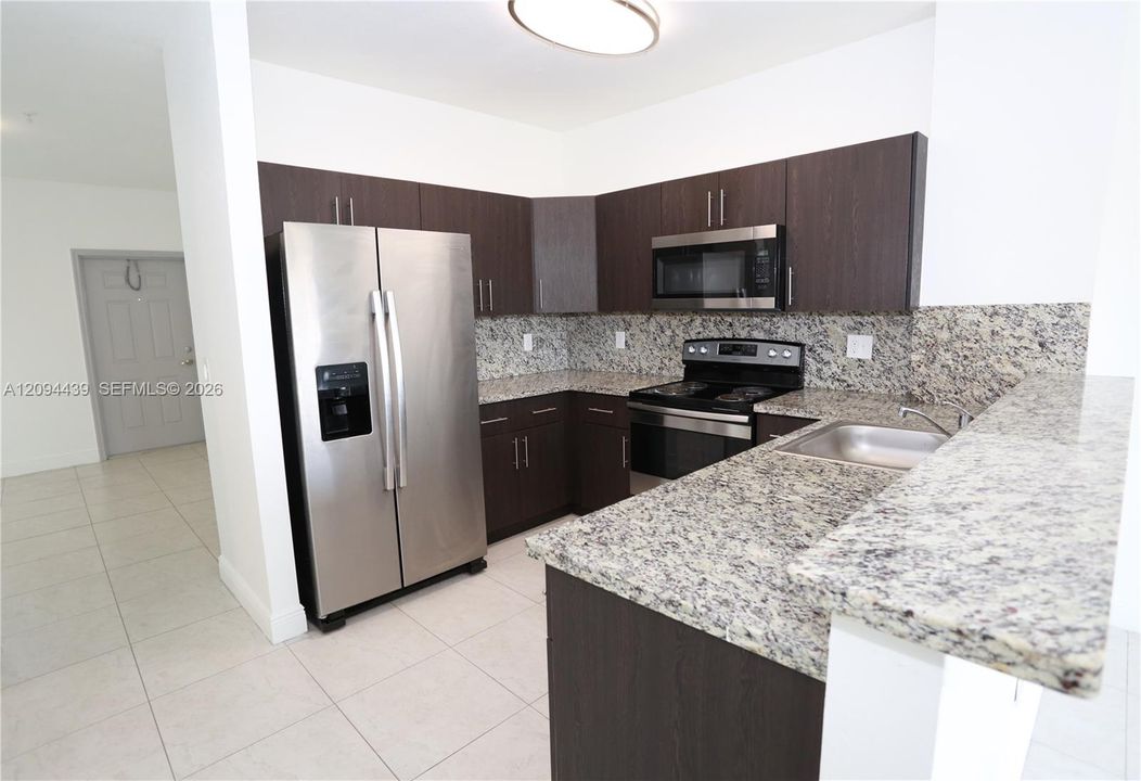 В аренду: $1,925 (1 спален, 1 ванн, 1000 Квадратных фут)