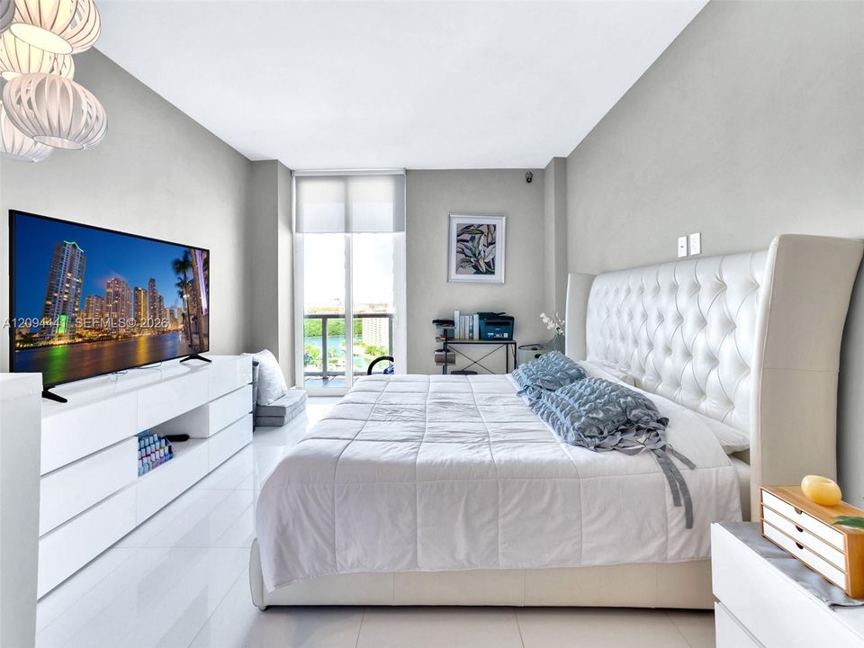 На продажу: $629,990 (2 спален, 2 ванн, 1357 Квадратных фут)