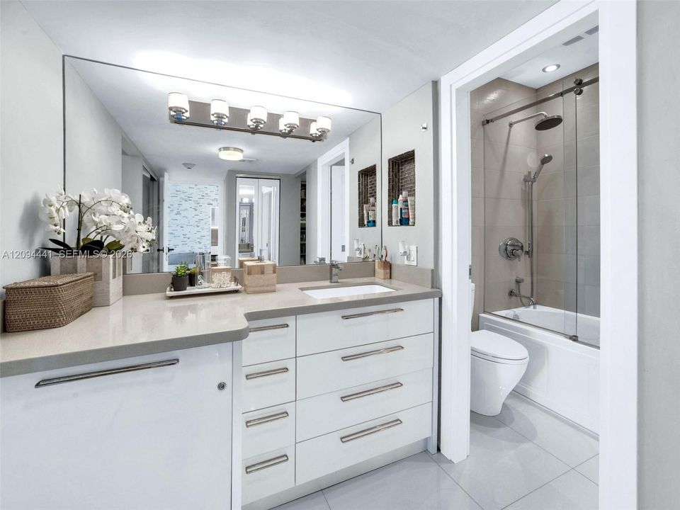 На продажу: $629,990 (2 спален, 2 ванн, 1357 Квадратных фут)