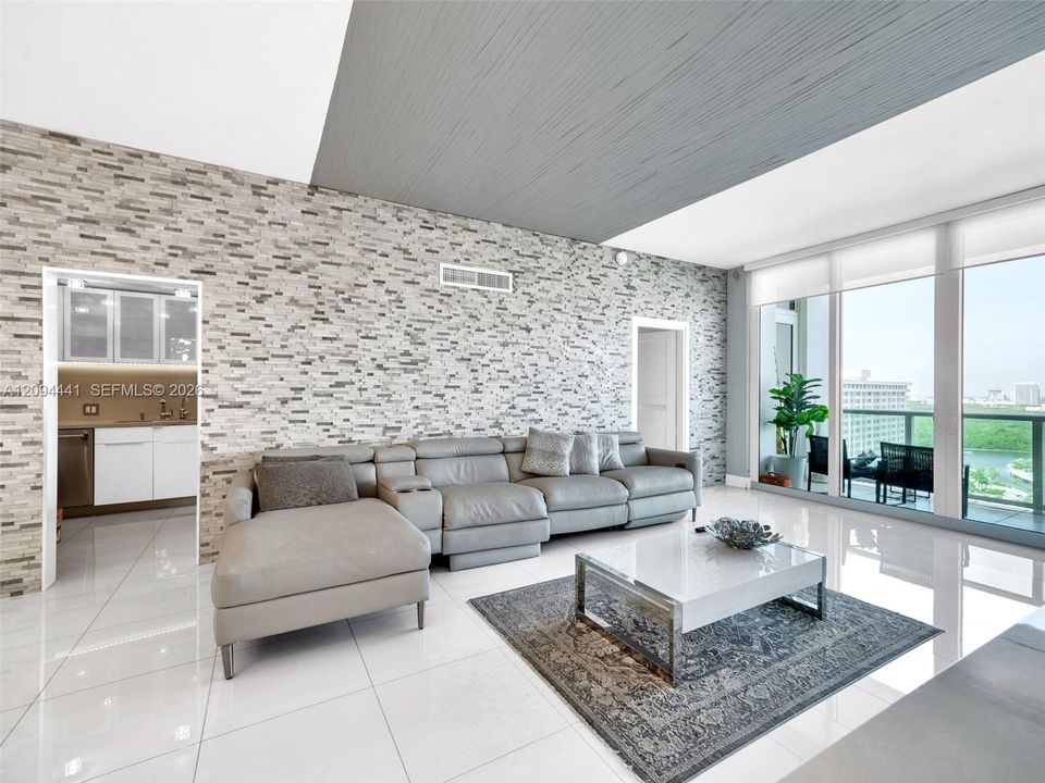 На продажу: $629,990 (2 спален, 2 ванн, 1357 Квадратных фут)