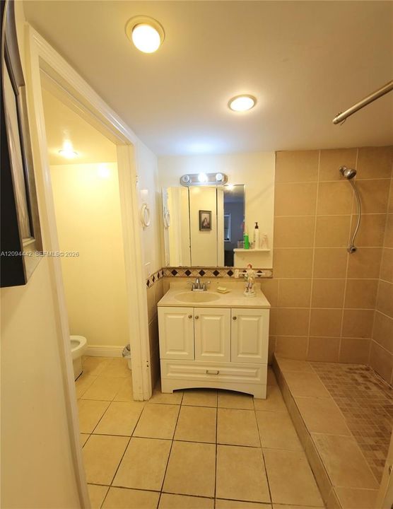 For Sale: $263,000 (2 beds, 2 baths, 1170 Square Feet)