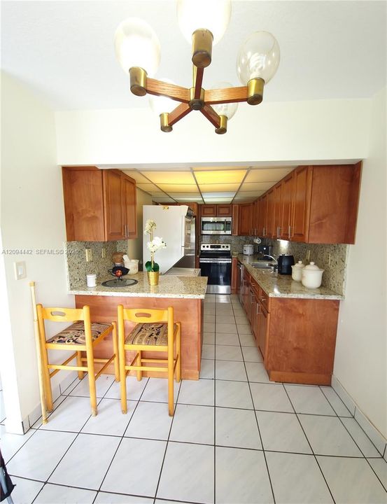 For Sale: $263,000 (2 beds, 2 baths, 1170 Square Feet)