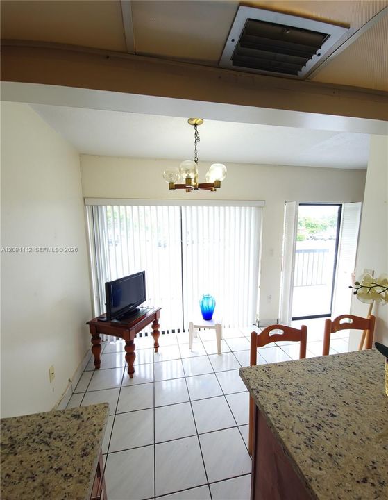For Sale: $263,000 (2 beds, 2 baths, 1170 Square Feet)