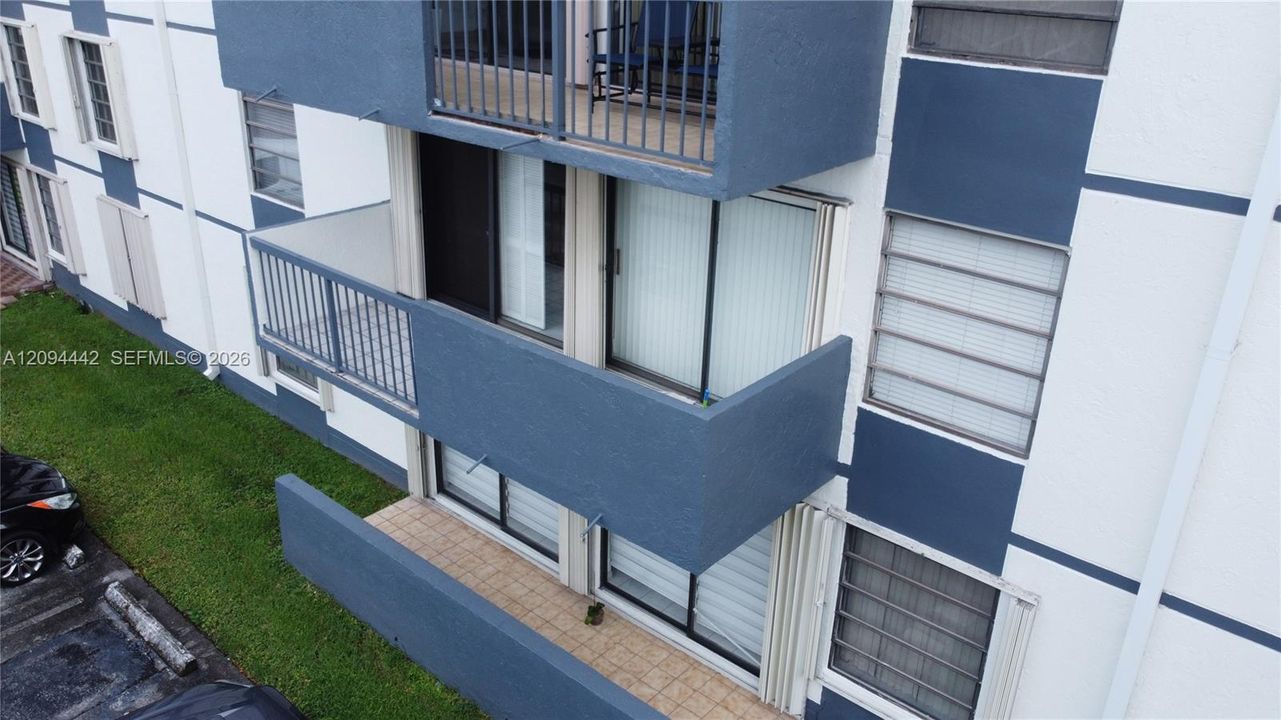 For Sale: $263,000 (2 beds, 2 baths, 1170 Square Feet)