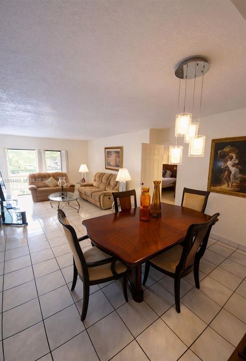 For Sale: $263,000 (2 beds, 2 baths, 1170 Square Feet)