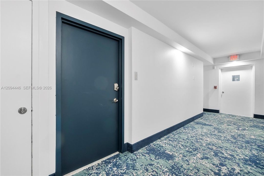 For Sale: $579,000 (2 beds, 2 baths, 1000 Square Feet)