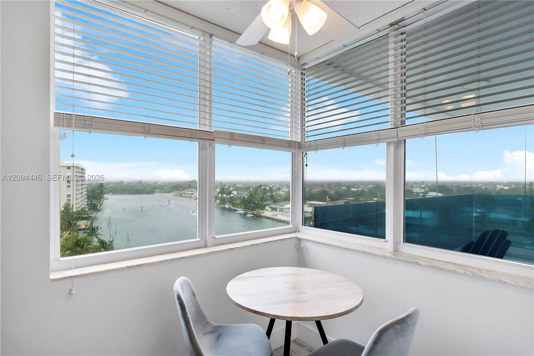 For Sale: $579,000 (2 beds, 2 baths, 1000 Square Feet)