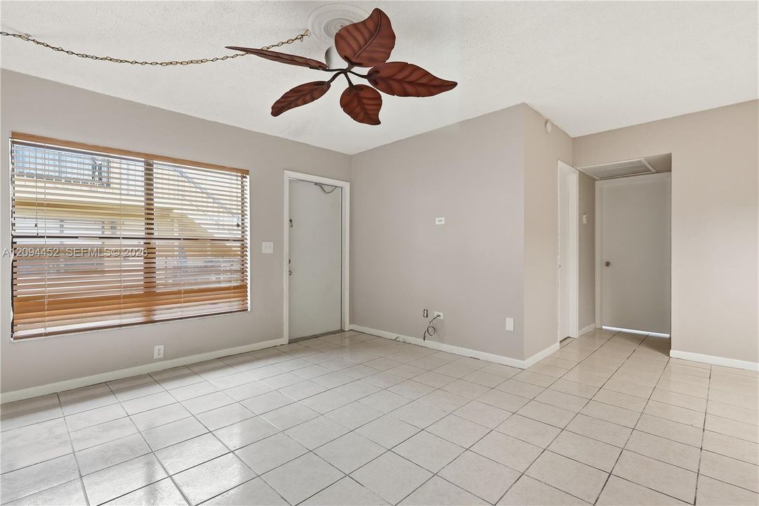 For Sale: $230,000 (2 beds, 2 baths, 747 Square Feet)
