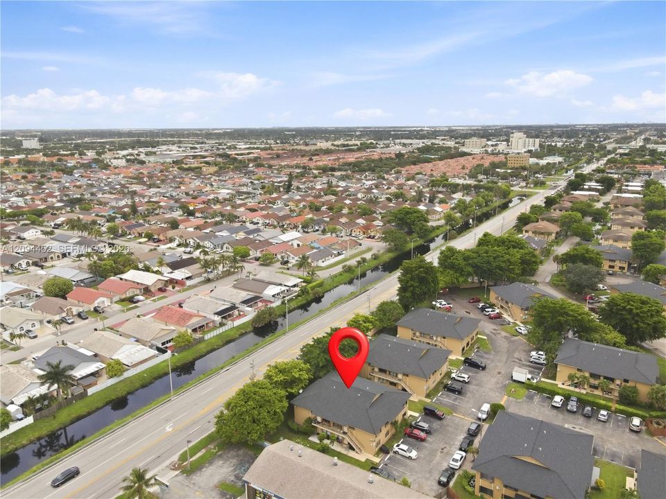 For Sale: $230,000 (2 beds, 2 baths, 747 Square Feet)