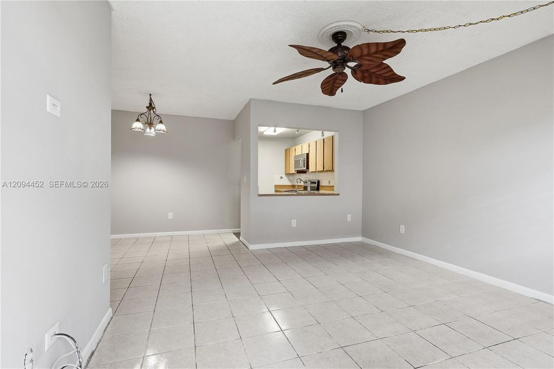 For Sale: $230,000 (2 beds, 2 baths, 747 Square Feet)