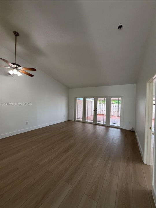 For Rent: $3,250 (3 beds, 2 baths, 1372 Square Feet)