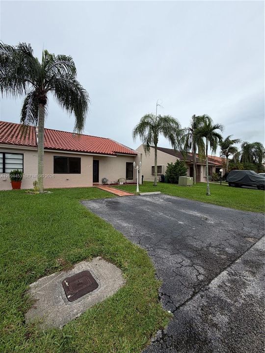 For Rent: $3,250 (3 beds, 2 baths, 1372 Square Feet)