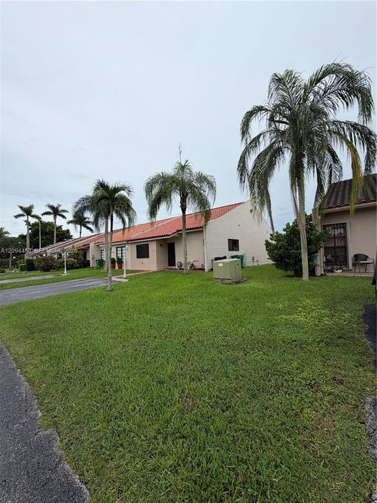 For Rent: $3,250 (3 beds, 2 baths, 1372 Square Feet)
