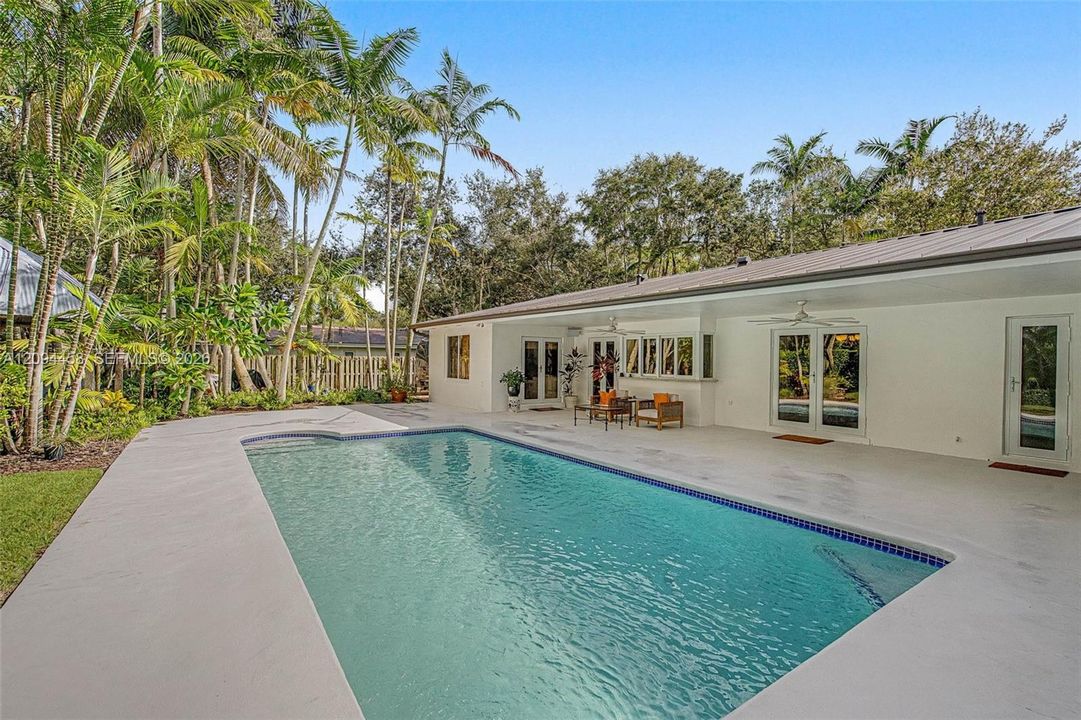 En Venta: $1,540,000 (4 camas, 3 baños, 2435 Pies cuadrados)