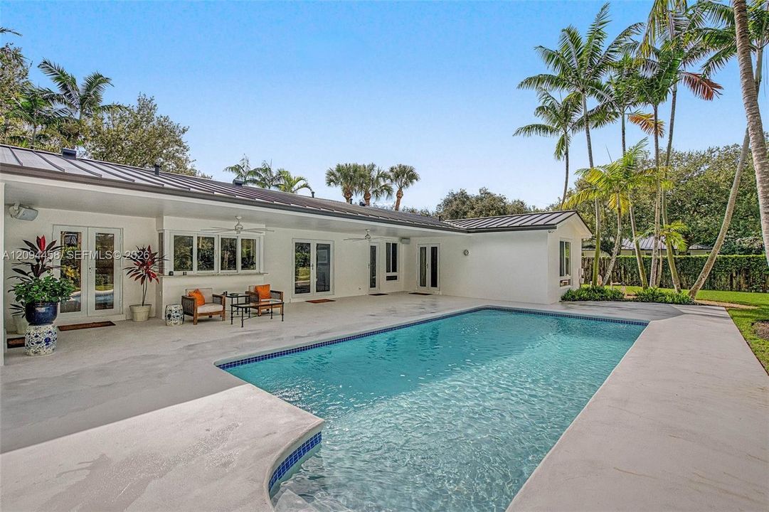 En Venta: $1,540,000 (4 camas, 3 baños, 2435 Pies cuadrados)