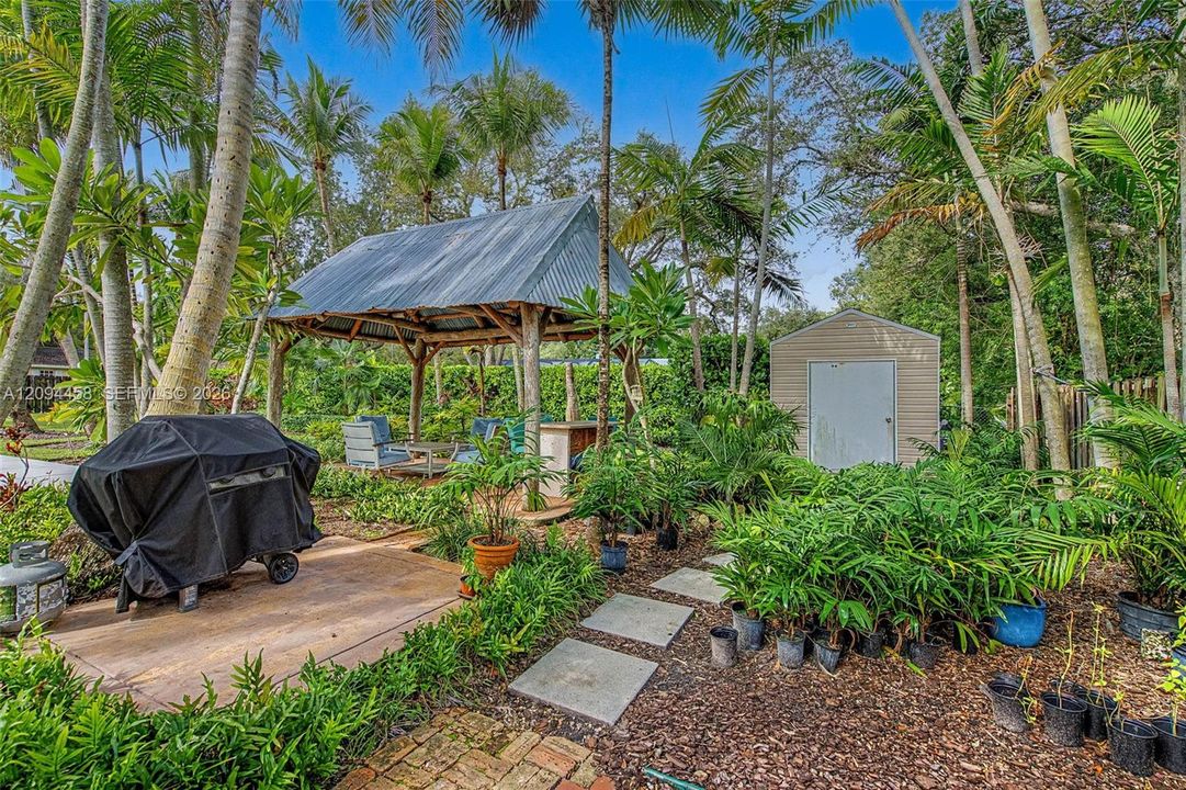 En Venta: $1,540,000 (4 camas, 3 baños, 2435 Pies cuadrados)