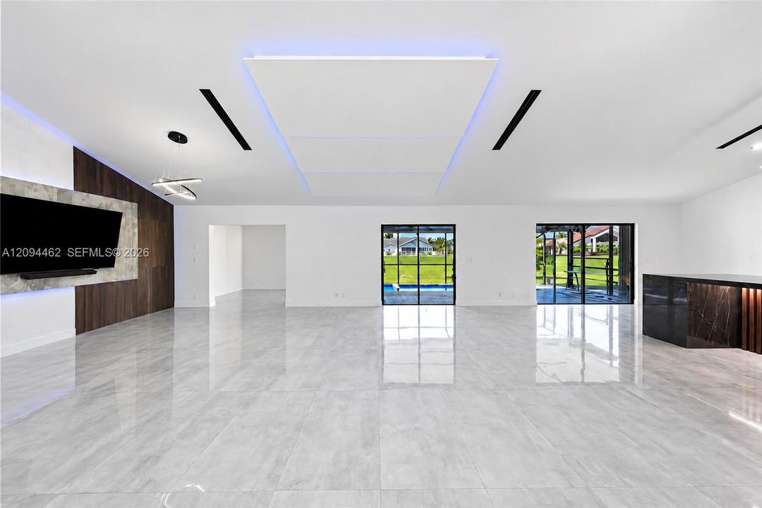 For Sale: $749,000 (3 beds, 2 baths, 2305 Square Feet)