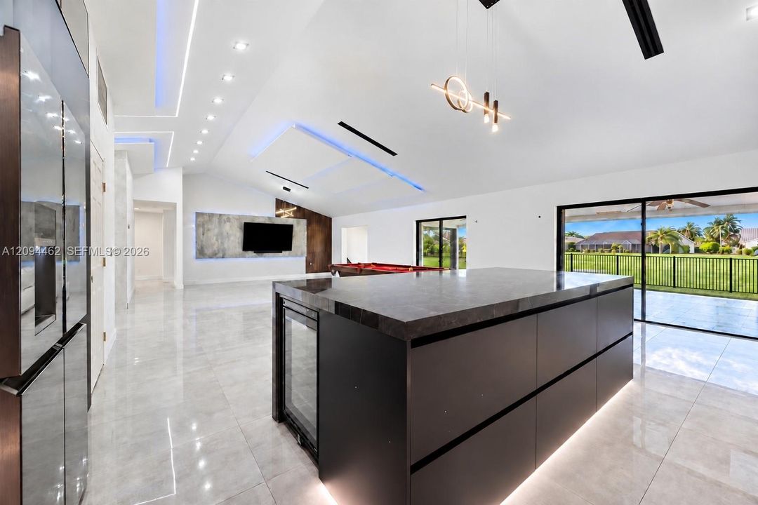 For Sale: $749,000 (3 beds, 2 baths, 2305 Square Feet)