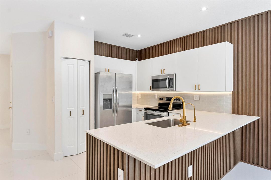 20383 Nw 5th Ct_021
