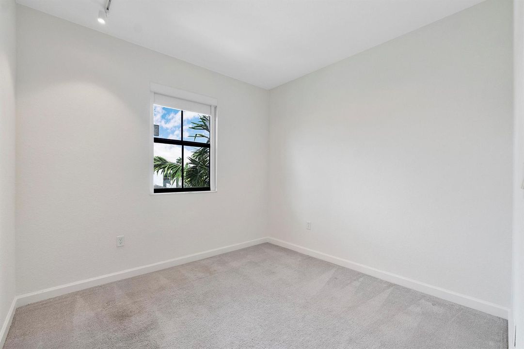 20383 Nw 5th Ct_044