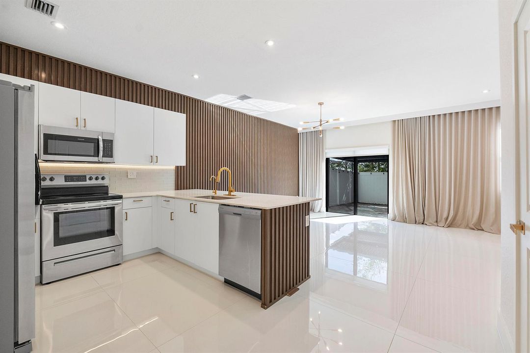 20383 Nw 5th Ct_018