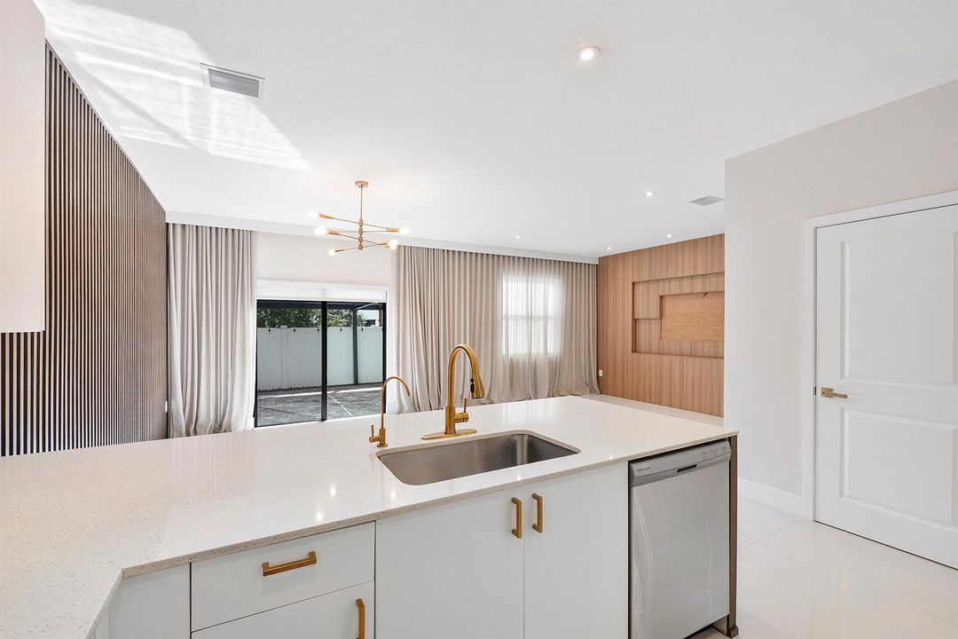 20383 Nw 5th Ct_023