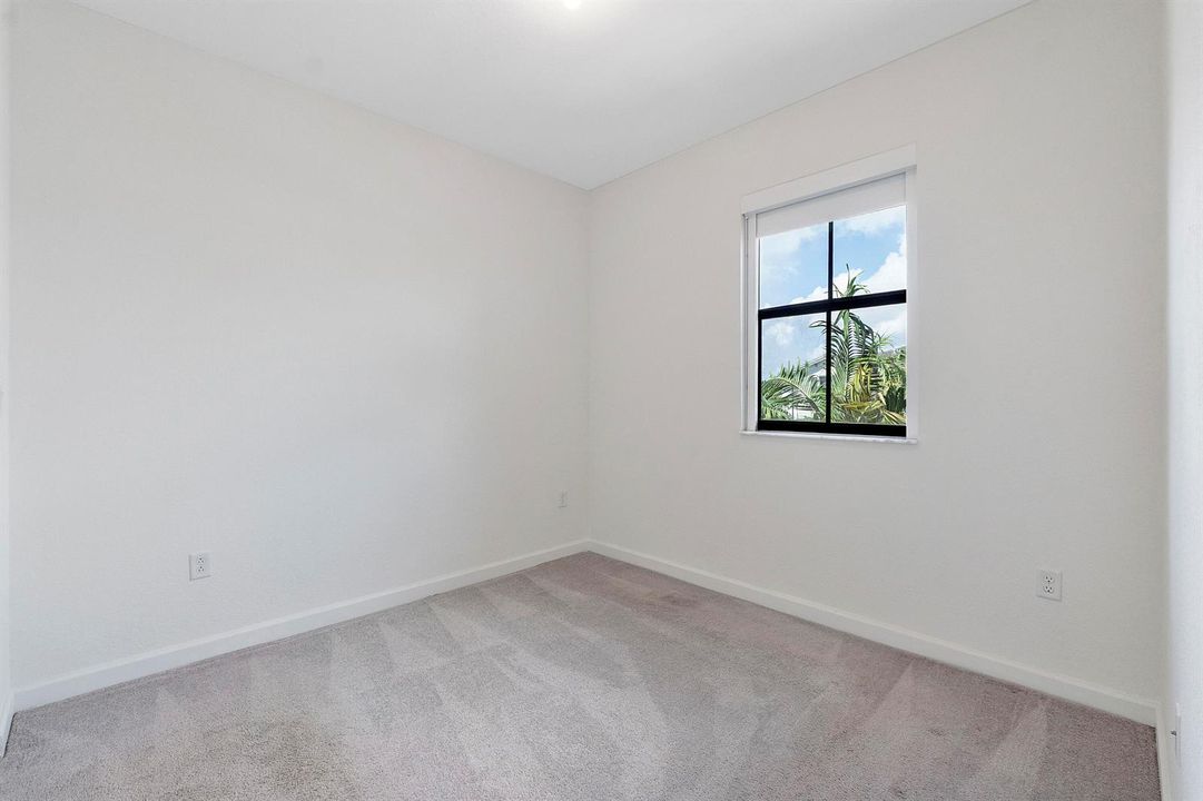 20383 Nw 5th Ct_043