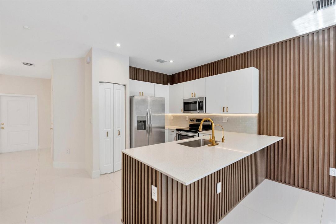 20383 Nw 5th Ct_020