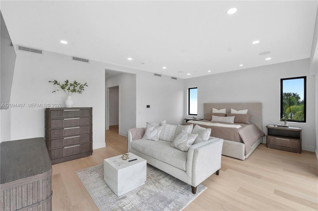 Master bedroom (second floor)