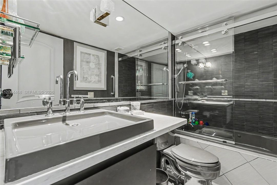 2nd full Bathroom